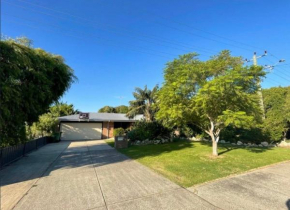 Surf Stay, Singleton